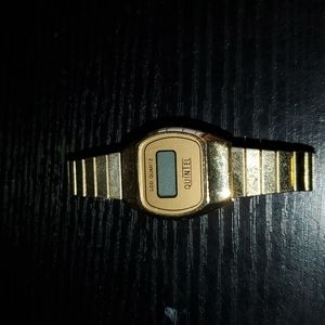 WATCH LCD QUARTZ QUINTEL